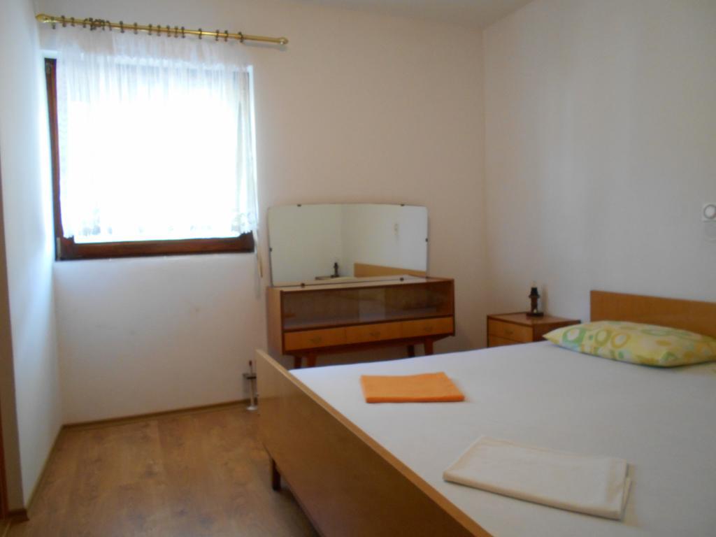 Apartments U Kapetana Punat Bilik gambar