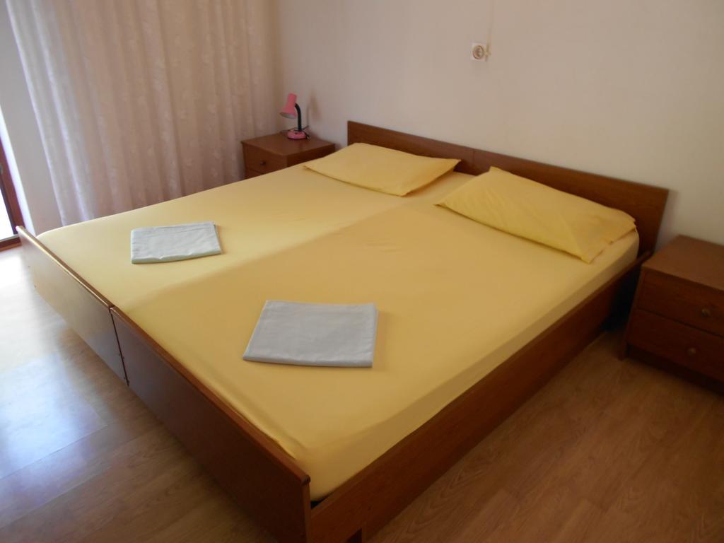 Apartments U Kapetana Punat Bilik gambar