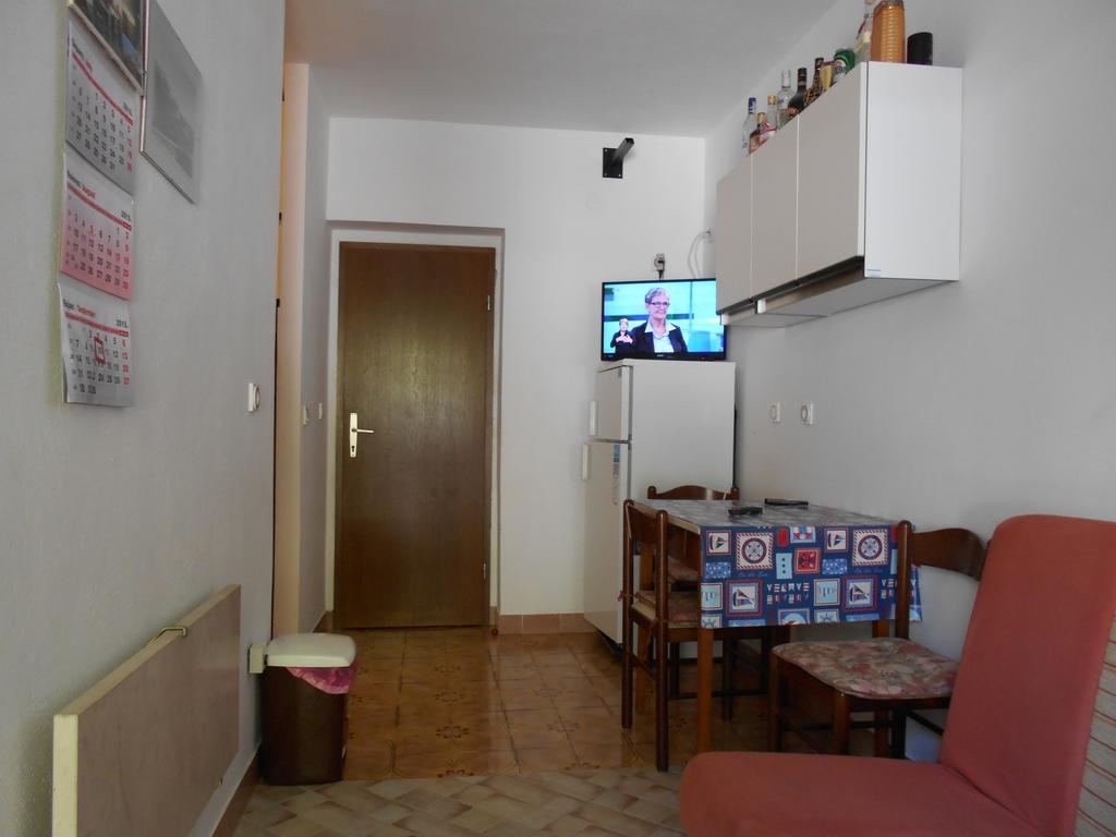 Apartments U Kapetana Punat Bilik gambar